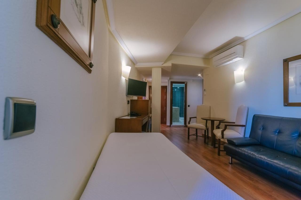 Torreluz Apartamentos Almeria Bagian luar foto