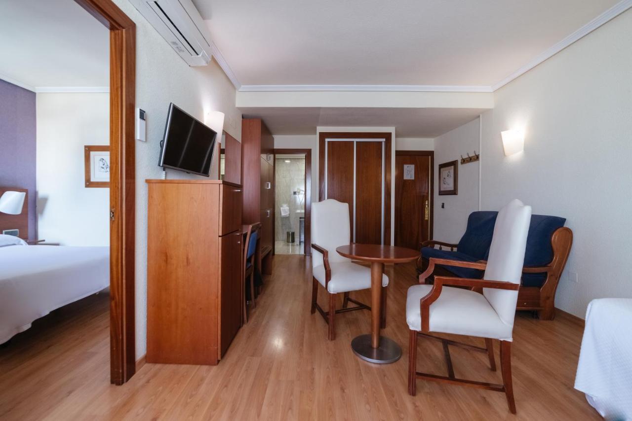 Torreluz Apartamentos Almeria Bagian luar foto
