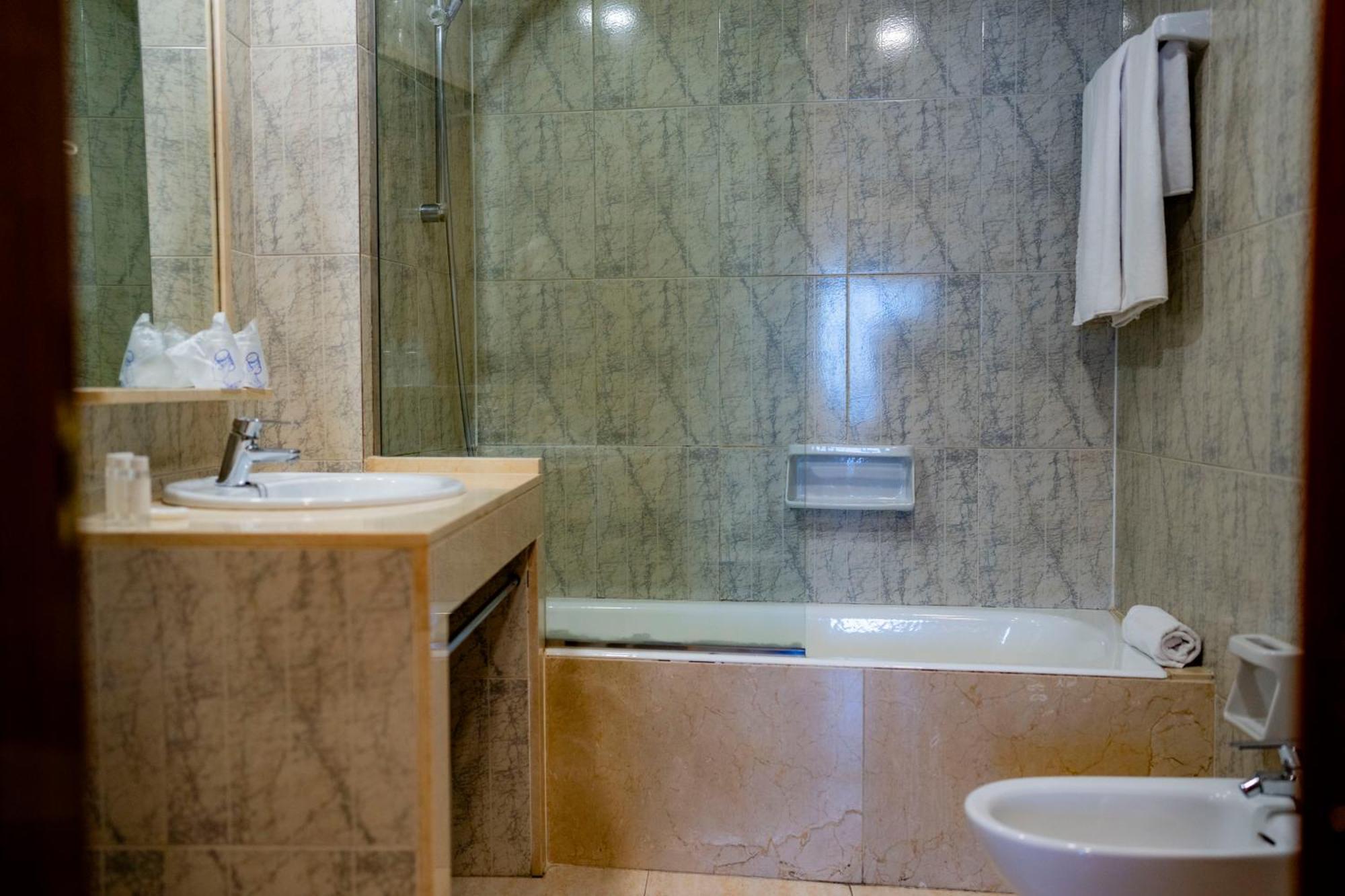 Torreluz Apartamentos Almeria Bagian luar foto