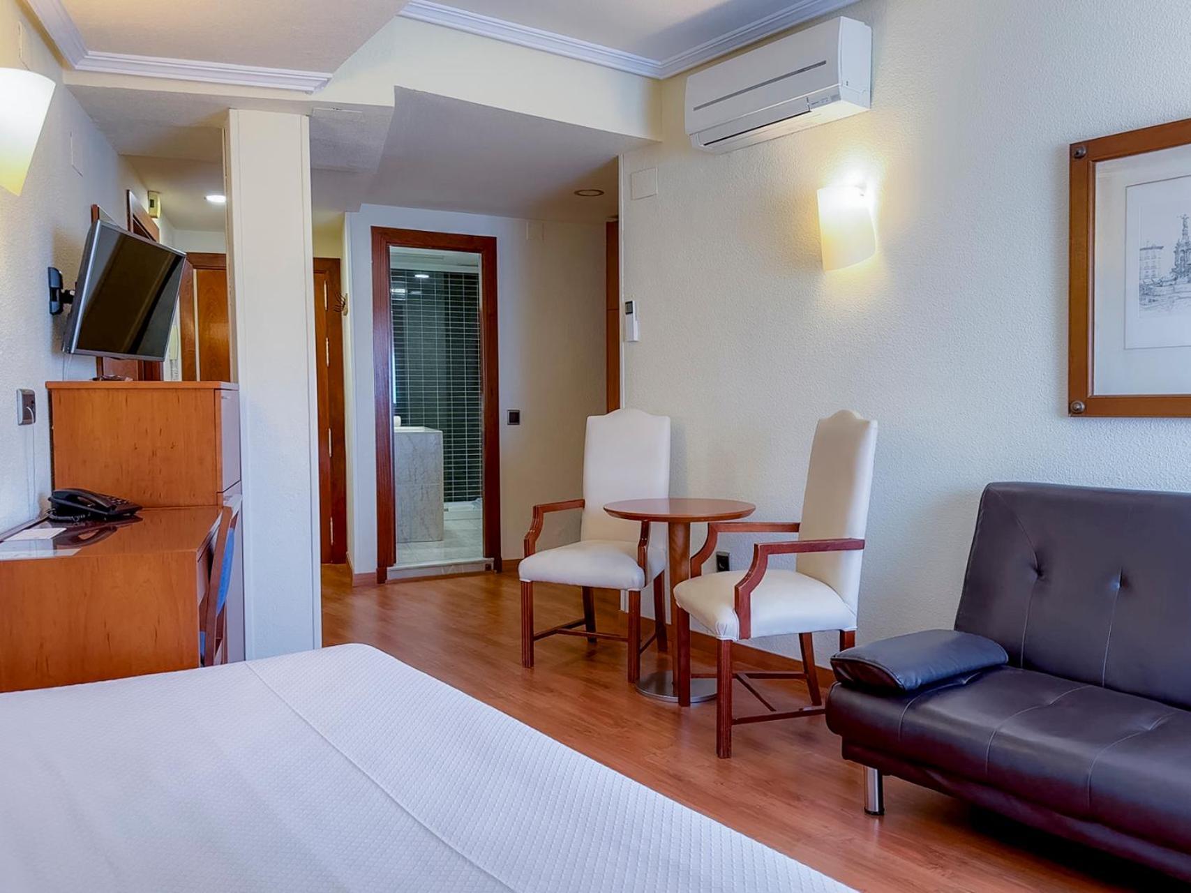 Torreluz Apartamentos Almeria Bagian luar foto